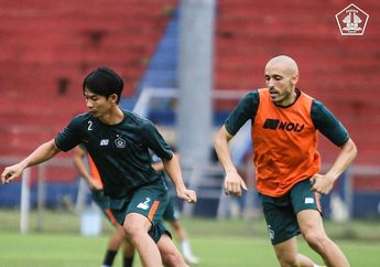 Kepada Media Eropa, Striker Anyar Persik Sebut Sepak Bola Indonesia Sudah Gila
