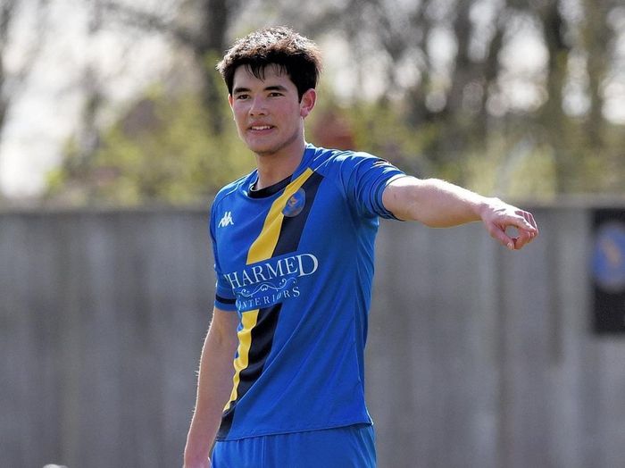 Elkan Baggott saat memperkuat King's Lynn pada laga National League melawan Altrincham (5/4/2021).