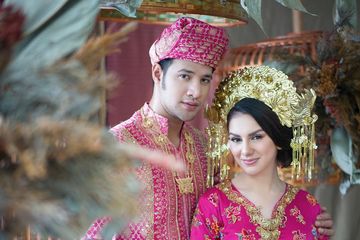 Terkuak Foto-Foto Prewedding Irish Bella dan Ammar Zoni, dari Adat Minang hingga Jadi Kakek Nenek