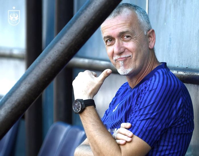 Pelatih PSIS Semarang, Dragan Djukanovic.