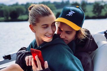 Justin Bieber dan Hailey Baldwin resmi tinggal di rumah baru di Beverly Hills, California.