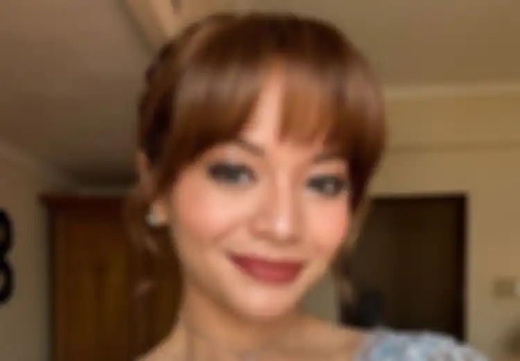 Tampil Anggun Dan Modern Dengan Sentuhan Tradisional, Inilah Inspirasi Kebaya ala Amel Carla