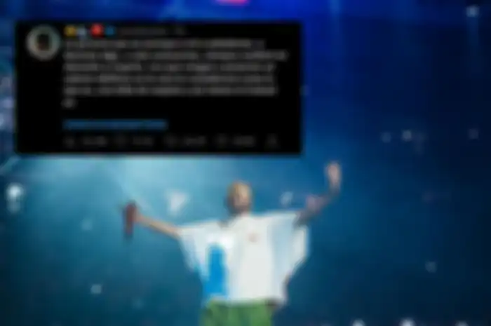 Rapper Bad Bunny akui nggak menyesal usai melempar ponsel penggemarnya.