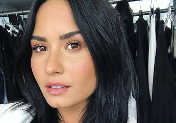Dua Bulan Jalani Rehabilitasi, Demi Lovato Kembali Muncul Ke Publik