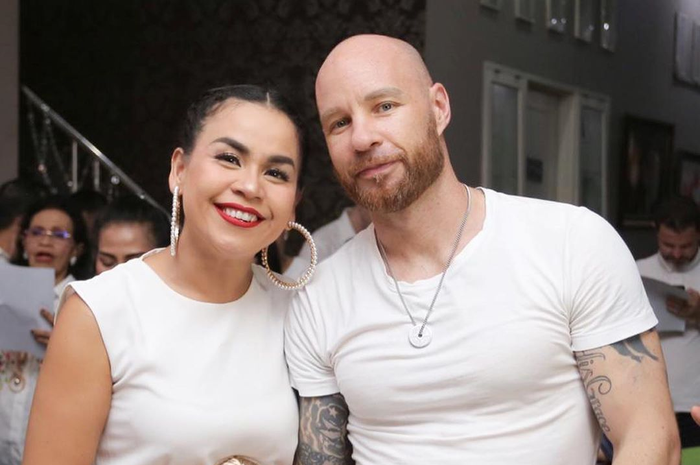 Melaney Ricardo dan Tyson James Lynch