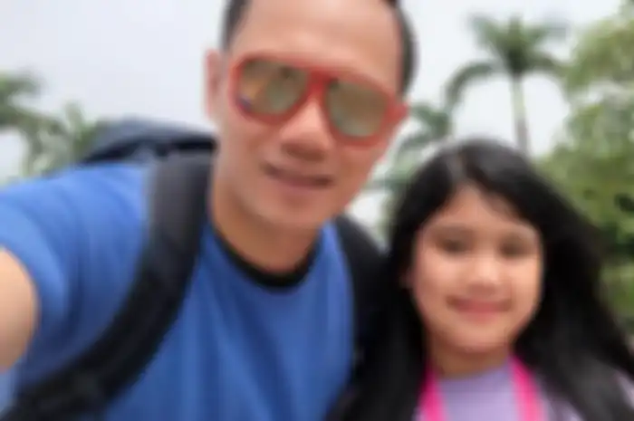 Almira Tunggadewi Yudhoyono & ayahnya, AHY