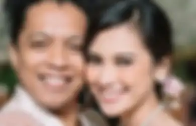 Disumpahi Hancur oleh Ibu Kandungnya Sendiri, Pernikahan Indah Permatasari dan Arie Kriting Disebutnya bak Kawin Kebo: Semoga Terbelah Berantakan!