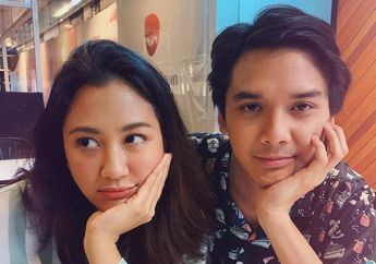 Tampak Seperti Foto Pre-Wedding, Intip Outfit Sherina dan Baskara Mahendra saat Photoshoot Bernuansa Putih dan Cokelat