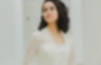 Formal Hingga Kasual, Manisnya 5 Penampilan Asila Maisa Pakai Kebaya!
