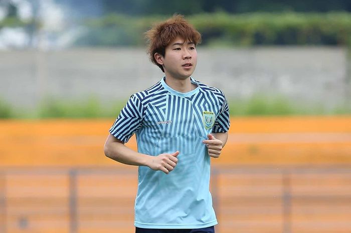 Gelandang asing Persela Lamongan, Shunsuke Nakamura, dalam latihan tim.