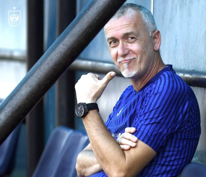 Pelatih PSIS Semarang, Dragan Djukanovic.