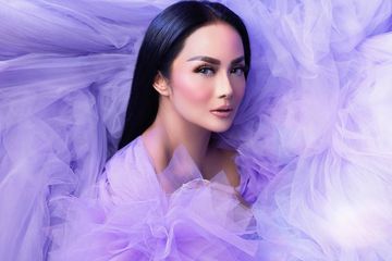 Tampil Cetar Berkebaya Hadiri Pelantikan Presiden 2019, Krisdayanti: Merayakan Persatuan Bangsa
