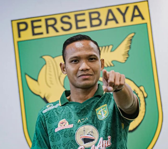 Oktafianus Fernando kembali ke Persebaya Surabaya pada bursa transfer paruh musim 2023/2024.