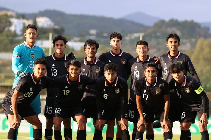 Skuad Timnas U-20 Indonesia saat melawan Valerenga Football U-20 di Marbella Football Center, Spanyol pada Selasa (22/11/2022).