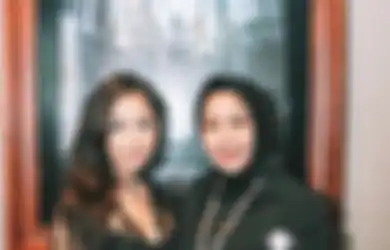 Pantas Putrinya Berparas Cantik, Ini Dia Potret Ibunda Nikita Willy yang Awet Muda dan Rupawan, Bak Kakak dan Adik dengan Istri Indra Priawan