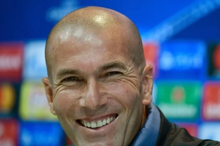 Zinedine Zidane ditawari melatih Arab Saudi untuk menggantikan Roberto Mancini.