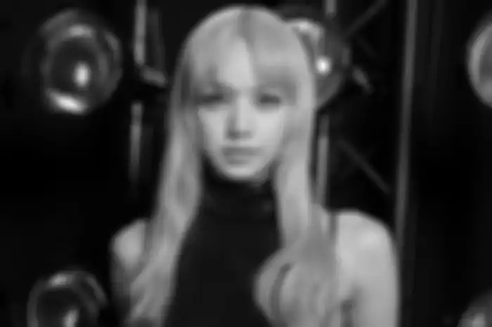 Penampilan Lisa BLACKPINK di show Celine Mens Summer 2023.