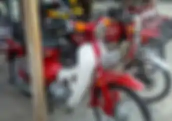Unik Banget, Showroom di Solo Ini Khusus Menjual Motor Tua Bro...