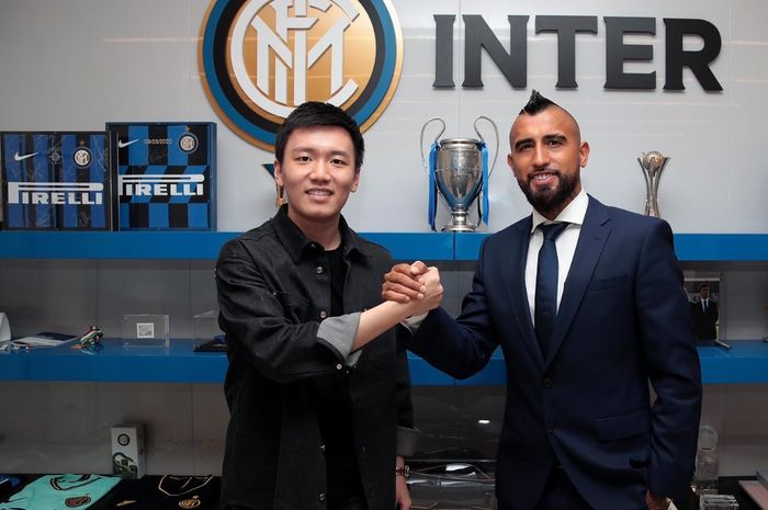 Arturo Vidal resmi bergabung dengan klub Liga Italia, Inter Milan, usai dilepas oleh Barcelona.