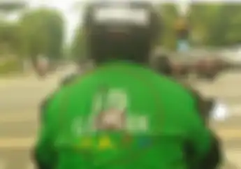 Pemotor Ojek Online Ini Kasih 2 Hal Gratis, Enak Bingits Nih! 