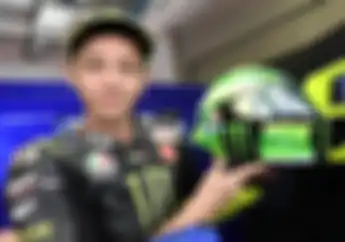 Tradisi Dari Dulu, Video Detik-detik Rossi Unjuk Helm Spesial MotoGP Italia 2019