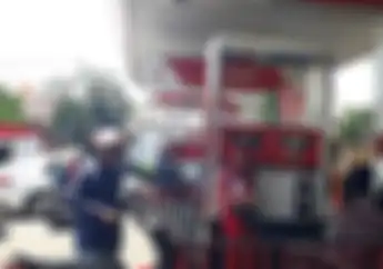 Masih Berani Campur Bensin dengan Pertamax di Motor? Efeknya ke Mesin Ternyata Bahaya