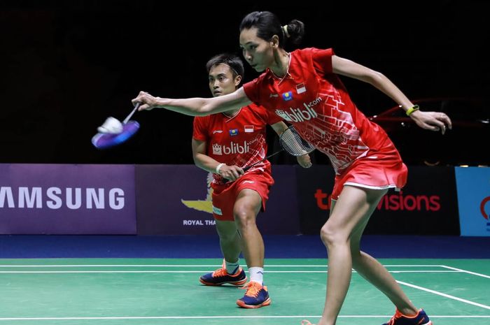 Pasangan ganda campuran Indonesia, Hafiz Faizal/Gloria Emanuelle Widjaja, saat bertanding melawan Marcus Ellis/Lauren Smith pada final Thailand Masters 2020 di Indoor Stadium Huamark, Bangkok, Thailand, Minggu (26/1/2020).