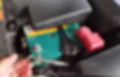 Rupanya Semudah Ini Cara Memperbaiki Aki Kering yang Lemah