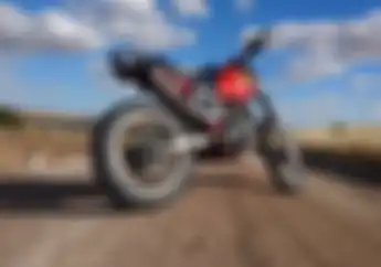 Modifikasi Honda XL600R Jadi Tua-tua Keladi, Makin Tua Makin Jadi!