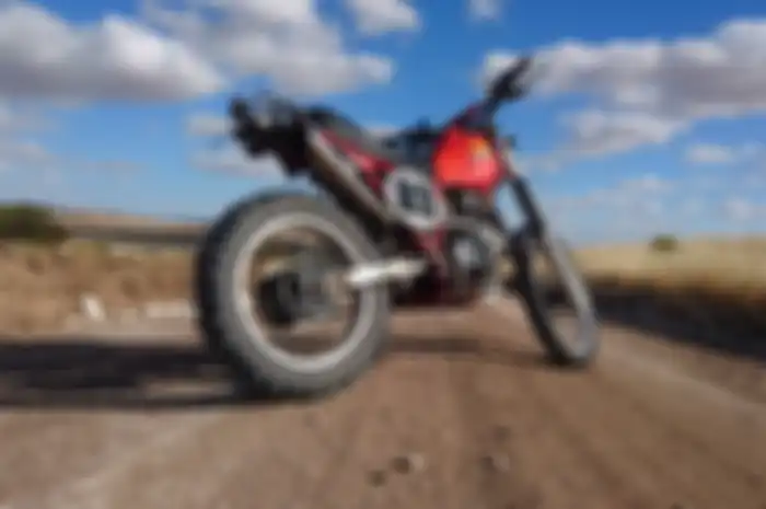 Honda XL600R scrambler besutan Penroyd Garage