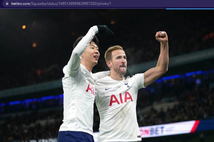 Murid Shin Tae-yong, Son Heung-min (kiri), diminta untuk bergabung ke Manchester United lantaran klubnya saat ini, Tottenham Hotspur, seolah seperti alergi dengan trofi juara.