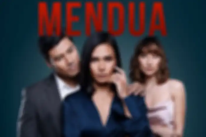 Pemain utama serial Mendua, (ki-ka) Chicco Jerikho, Adinia Wirasti, dan Tatjana Saphira. 