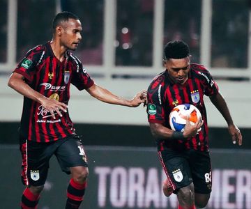 Persipura Jayapura mendapatkan tiket play-off promosi ke Super League musim depan melawan Adhyaksa FC