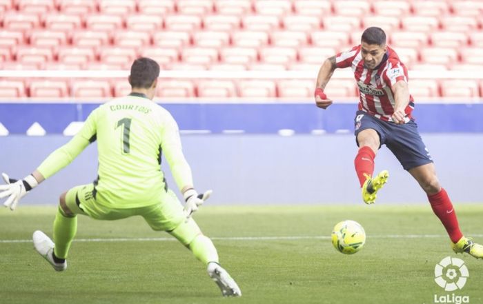 Luis Suarez mampu membuat unggul 1-0 bagi Atletico Madrid melawan Real Madrid dalam laga derbi Madrid di Liga Spanyol.