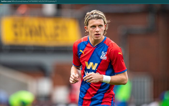 Pemain pinjaman Crystal Palace dari Chelsea, Conor Gallagher.