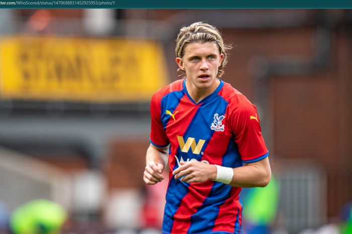 Pemain pinjaman Crystal Palace dari Chelsea, Conor Gallagher.