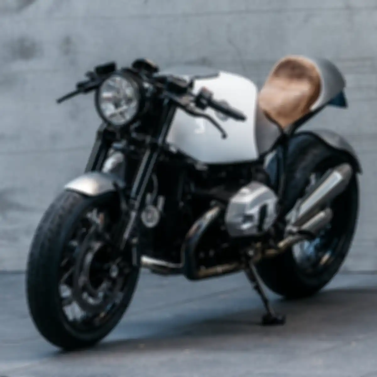 Kok jadi serasa lihat motor sport BMW lansiran lawas ya...