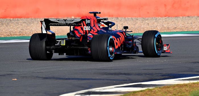 Max Verstappen menjajal mobil baru tim Red Bull Racing, RB15.