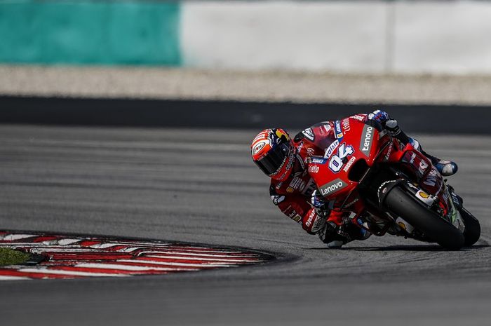 Pebalap Ducati, Andrea Dovizioso, ketika melakoni uji coba di Sirkuit Sepang, Malaysia, Kamis (7/2/2019).