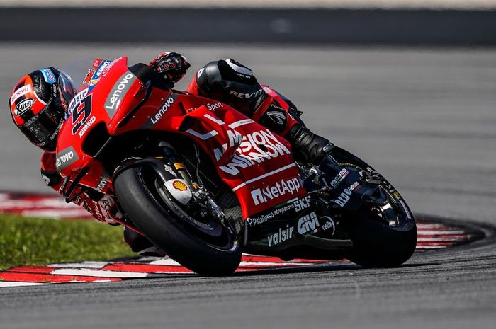 Pebalap Ducati, Danilo Petrucci, ketika melakoni uji coba di Sirkuit Sepang, Malaysia, Jumat (8/2/2019).