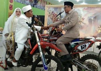 Sungguh di Luar Nurul, Pengantin Ini Adakan Ijab Qobul Bertengger di Atas Motor Trail, Suara Geber Gas Auto Bergemuruh: Filosofinya...