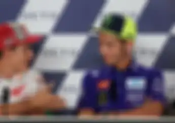 Video Detik-detik Valentino Rossi Menolak Menjabat Tangan Marc Marquez