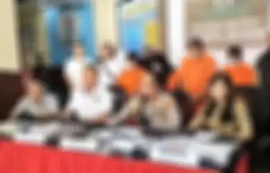 Pesta Orgy yang Digerebek Polisi di Jakarta Selatan Ternyata Dilaporkan Via WhatsApp