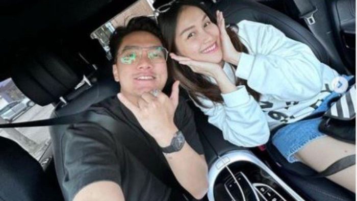 Kebersamaan Boy William dan Ayu Ting Ting