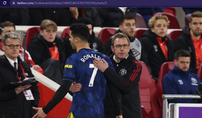 Cristiano Ronaldo ditarik keluar Ralf Rangnick dalam laga tunda pekan ke-17 Liga Inggris 2021-2022 antara Manchester United dan Brenford di Brentford Community Stadium, Rabu (19/1/2022) atau Kamis dini hari WIB.