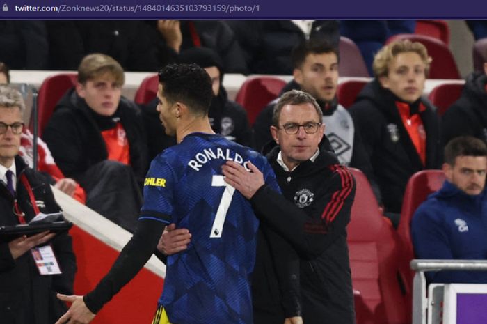 Cristiano Ronaldo ditarik keluar Ralf Rangnick dalam laga tunda pekan ke-17 Liga Inggris 2021-2022 antara Manchester United dan Brenford di Brentford Community Stadium, Rabu (19/1/2022) atau Kamis dini hari WIB.