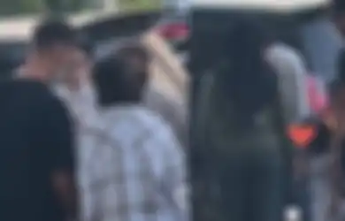 Arkana Nangis Histeris Lihat Ibunya Dijemput Paksa di Depan Mata, Nikita Mirzani Terpaksa Bawa Anak Bungsu dan Baby Sitternya ke Polresta Serang Kota, Begini Penjelasan Polisi