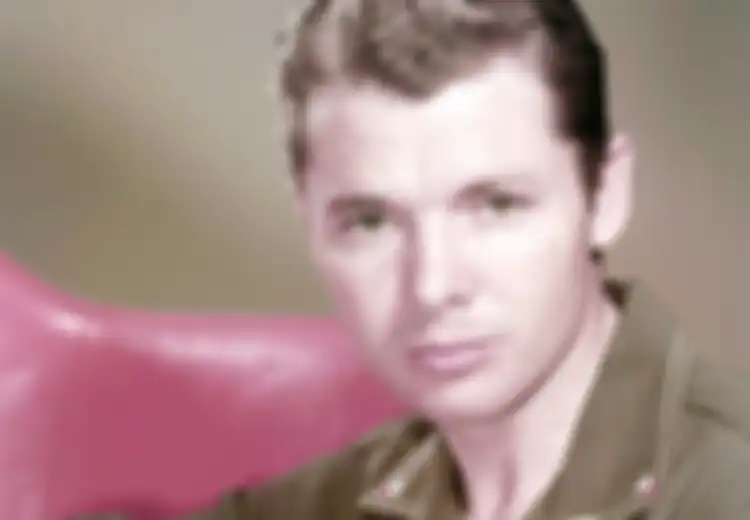 Bak Kesurupan, Pahlawan Perang Dunia II Audie Murphy selama 1 Jam Bunuh dan Lukai 50 Tentara Nazi Sendirian: 'Kenapa Aku Tidak Mati?