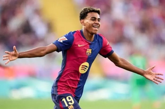 Lamine Yamal selebrasi gol kemenangan Barcelona 2-1 atas Athletic Bilbao pada 24 Agustus 2024. Striker muda ini dinilai sudah layak mengenakan nomor punggung peninggalan Lionel Messi.