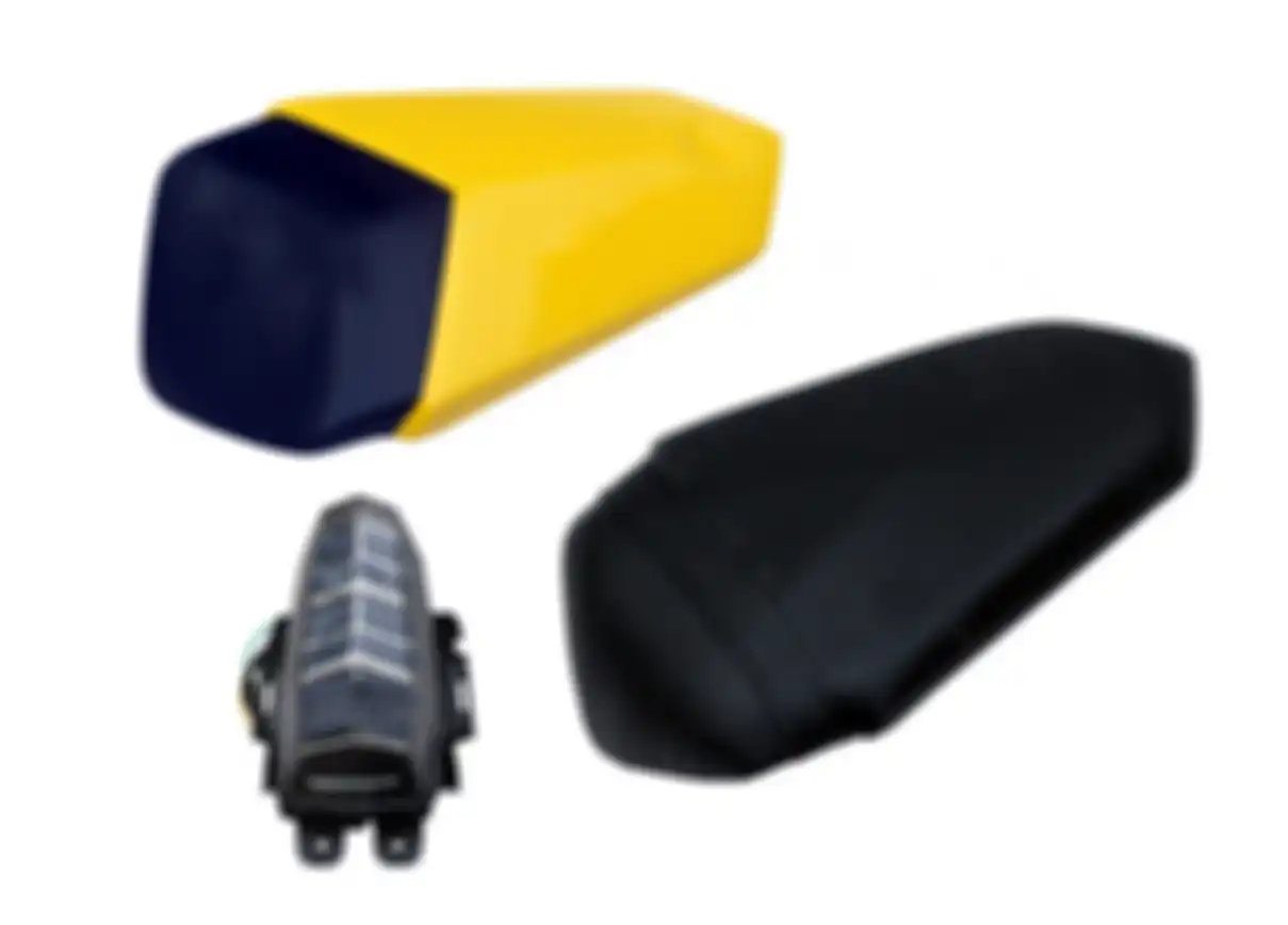Body custom untuk Yamaha R15 ini termasuk single seat cover, jok pembonceng, dan stoplamp 3 in 1 JPA